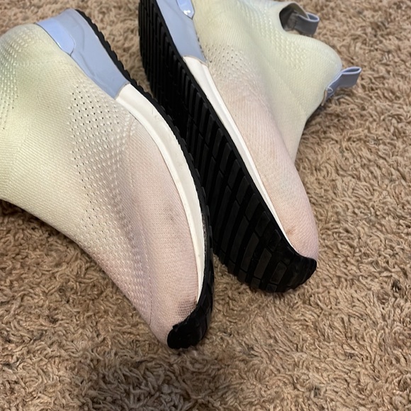 J/Slides gradient pastel tennis shoes, size 9 - Picture 9 of 13